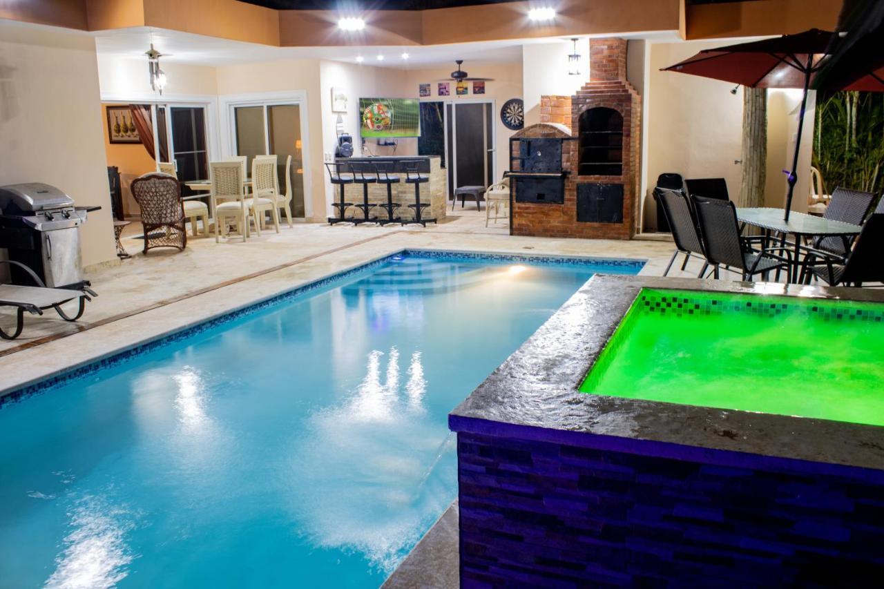 Casa Linda Beautiful Villa Sosúa エクステリア 写真